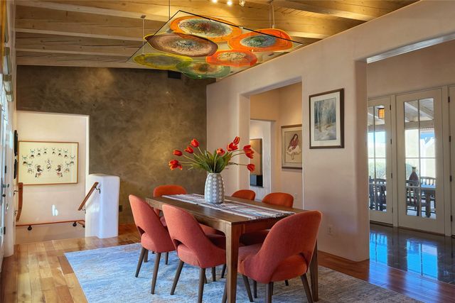 50 Paseo Aragon, Santa Fe, NM 87506