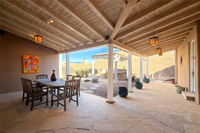 50 Paseo Aragon, Santa Fe, NM 87506