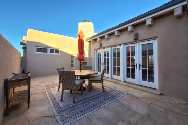 50 Paseo Aragon, Santa Fe, NM 87506