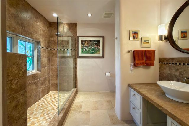 50 Paseo Aragon, Santa Fe, NM 87506