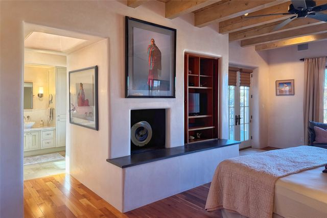 50 Paseo Aragon, Santa Fe, NM 87506