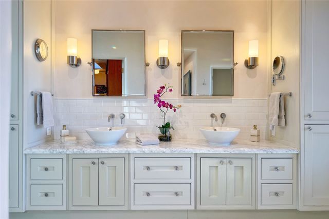 50 Paseo Aragon, Santa Fe, NM 87506