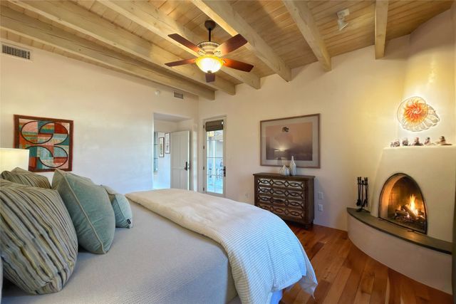 50 Paseo Aragon, Santa Fe, NM 87506