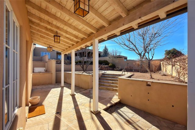 50 Paseo Aragon, Santa Fe, NM 87506
