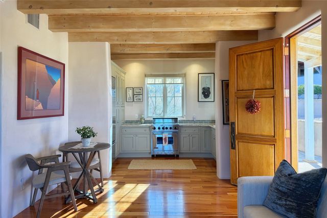 50 Paseo Aragon, Santa Fe, NM 87506