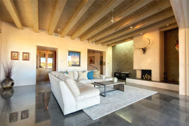 50 Paseo Aragon, Santa Fe, NM 87506