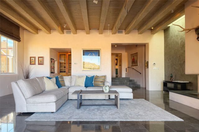 50 Paseo Aragon, Santa Fe, NM 87506