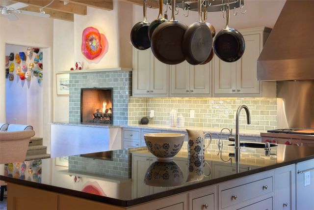 50 Paseo Aragon, Santa Fe, NM 87506