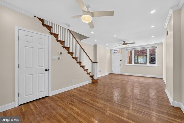 2043 S DARIEN ST, Philadelphia, PA 19148