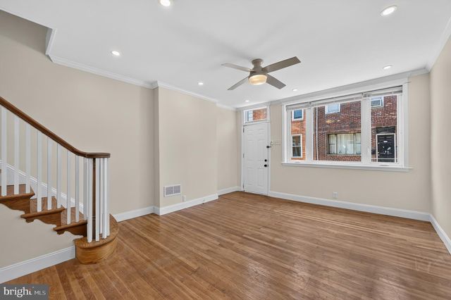 2043 S DARIEN ST, Philadelphia, PA 19148
