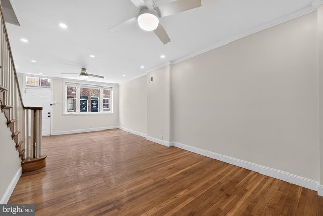 2043 S DARIEN ST, Philadelphia, PA 19148