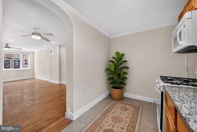2043 S DARIEN ST, Philadelphia, PA 19148