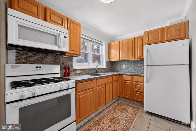2043 S DARIEN ST, Philadelphia, PA 19148