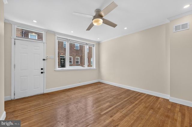 2043 S DARIEN ST, Philadelphia, PA 19148