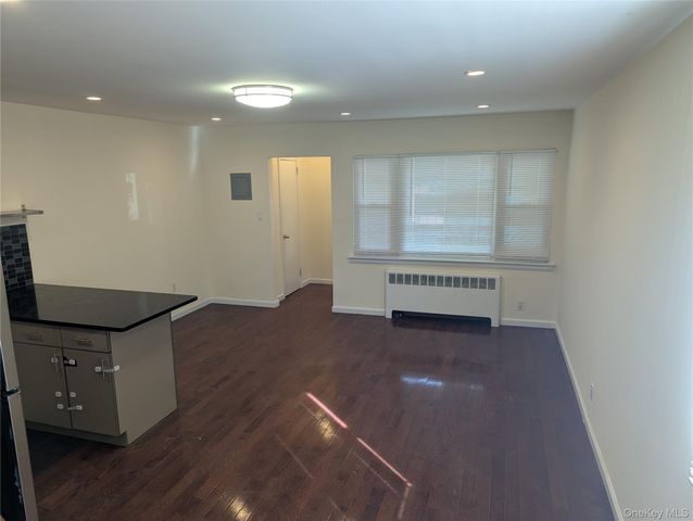 13710 64th Road, Flushing, NY 11367