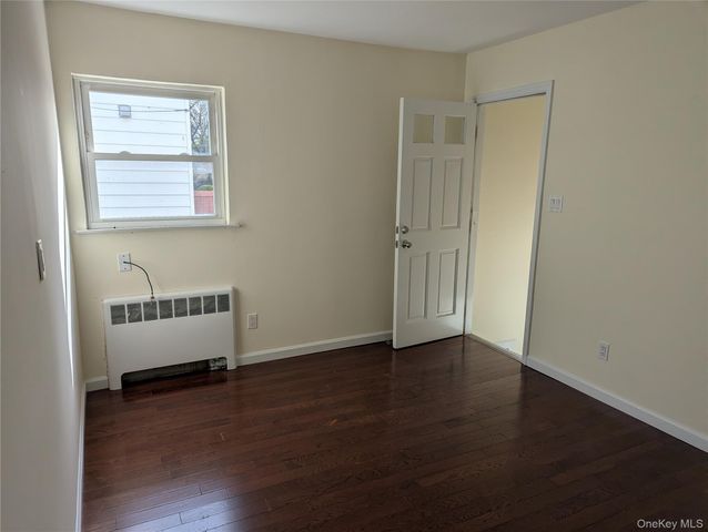 13710 64th Road, Flushing, NY 11367