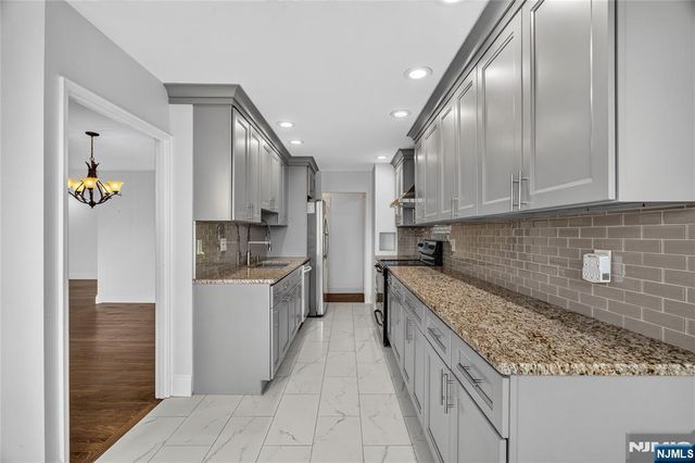 300 Winston Drive C3111, Cliffside Park, NJ 07010