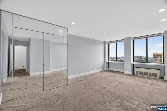 300 Winston Drive C3111, Cliffside Park, NJ 07010