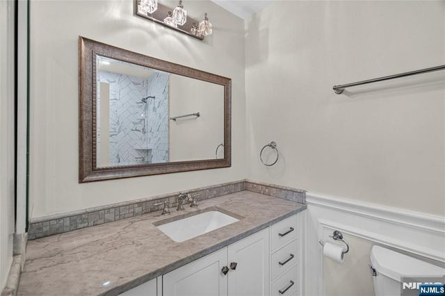 300 Winston Drive C3111, Cliffside Park, NJ 07010