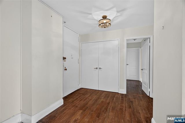 300 Winston Drive C3111, Cliffside Park, NJ 07010