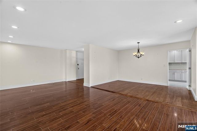 300 Winston Drive C3111, Cliffside Park, NJ 07010