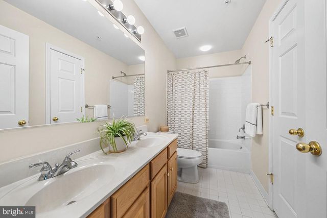 135 WOOTTON OAKS CT, Rockville, MD 20852