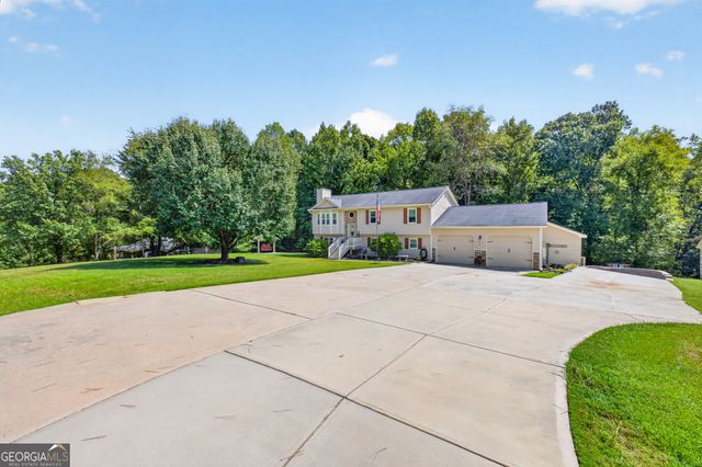 2475 Azalea Drive, Loganville, GA 30052