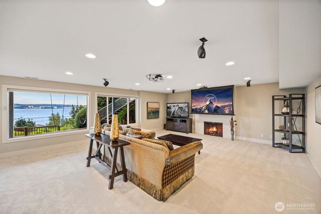 8246 E Mercer Way, Mercer Island, WA 98040