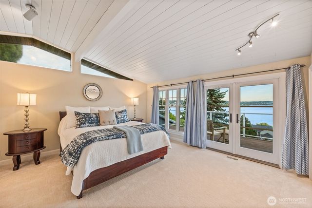 8246 E Mercer Way, Mercer Island, WA 98040