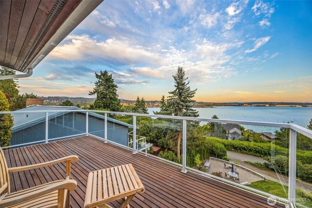 8246 E Mercer Way, Mercer Island, WA 98040