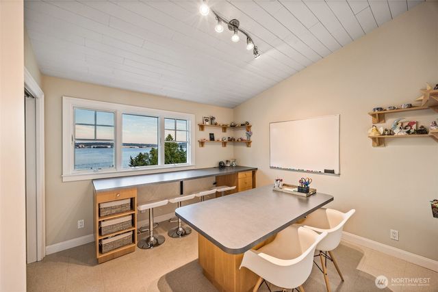 8246 E Mercer Way, Mercer Island, WA 98040