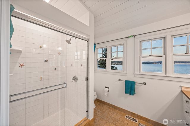 8246 E Mercer Way, Mercer Island, WA 98040