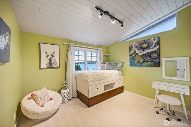 8246 E Mercer Way, Mercer Island, WA 98040