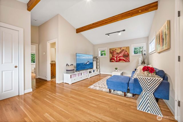 8246 E Mercer Way, Mercer Island, WA 98040