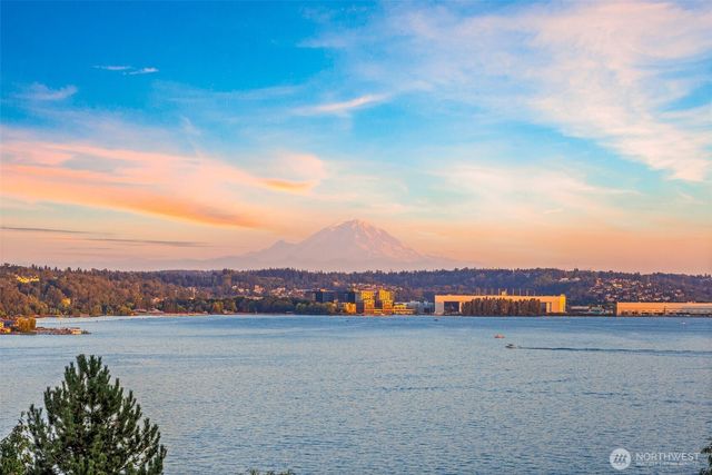 8246 E Mercer Way, Mercer Island, WA 98040