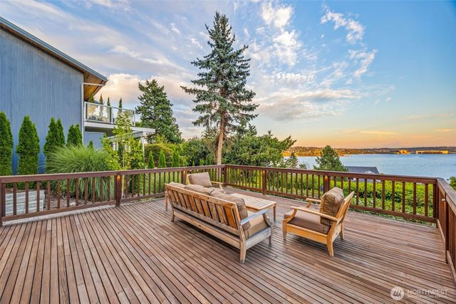 8246 E Mercer Way, Mercer Island, WA 98040