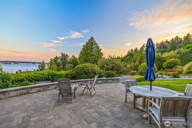8246 E Mercer Way, Mercer Island, WA 98040