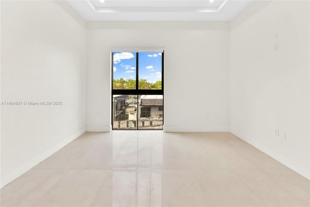 530 SW 11th Ave 301, Miami, FL 33130