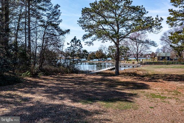 305 COLIEVILLE LN, Reedville, VA 22539