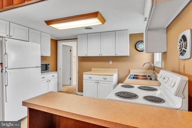 305 COLIEVILLE LN, Reedville, VA 22539