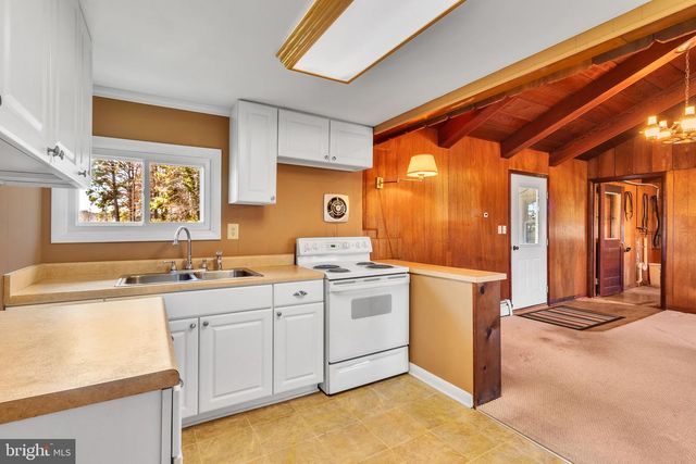 305 COLIEVILLE LN, Reedville, VA 22539