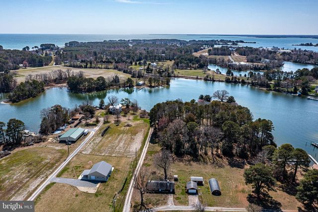 305 COLIEVILLE LN, Reedville, VA 22539