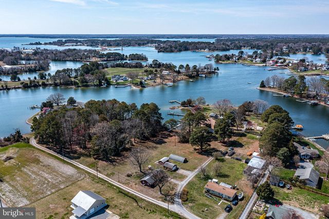 305 COLIEVILLE LN, Reedville, VA 22539