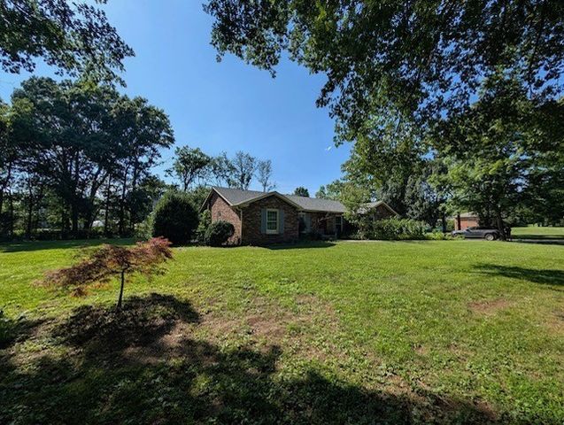 215 Williamsburg Cir, Brentwood, TN 37027