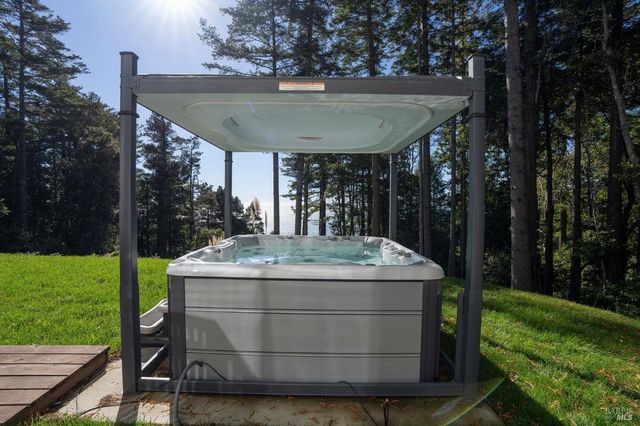 36780 Glennen Dr, Gualala, CA 95445