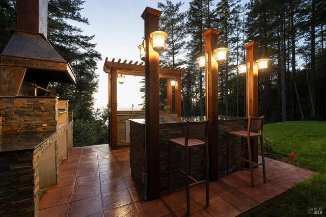 36780 Glennen Dr, Gualala, CA 95445