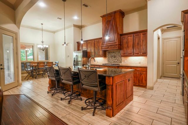 1387 Shadow Lakes Drive, Wills Point, TX 75169