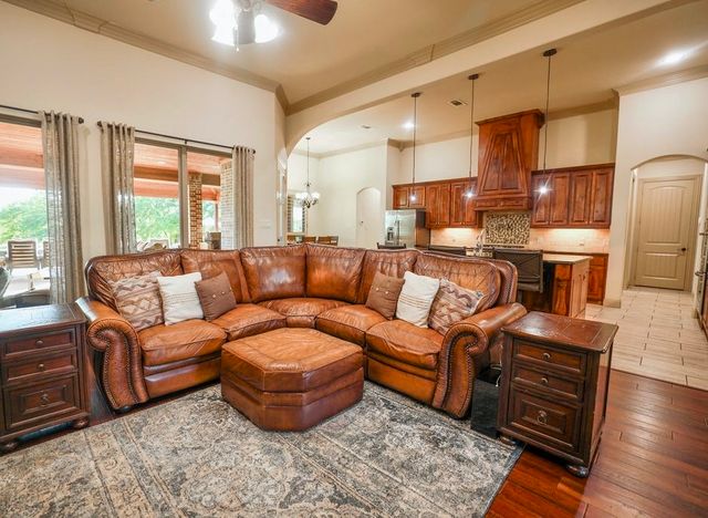 1387 Shadow Lakes Drive, Wills Point, TX 75169