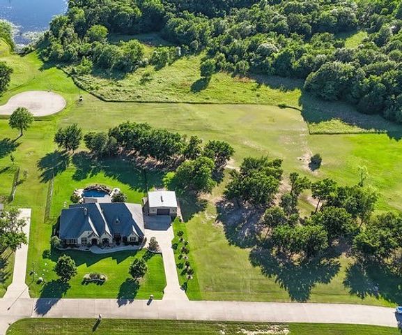 1387 Shadow Lakes Drive, Wills Point, TX 75169