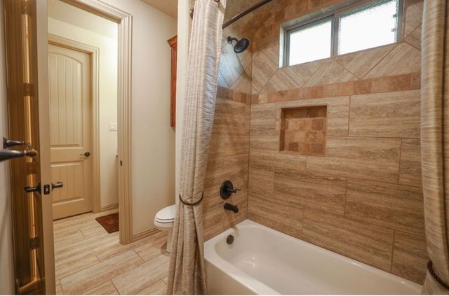 1387 Shadow Lakes Drive, Wills Point, TX 75169